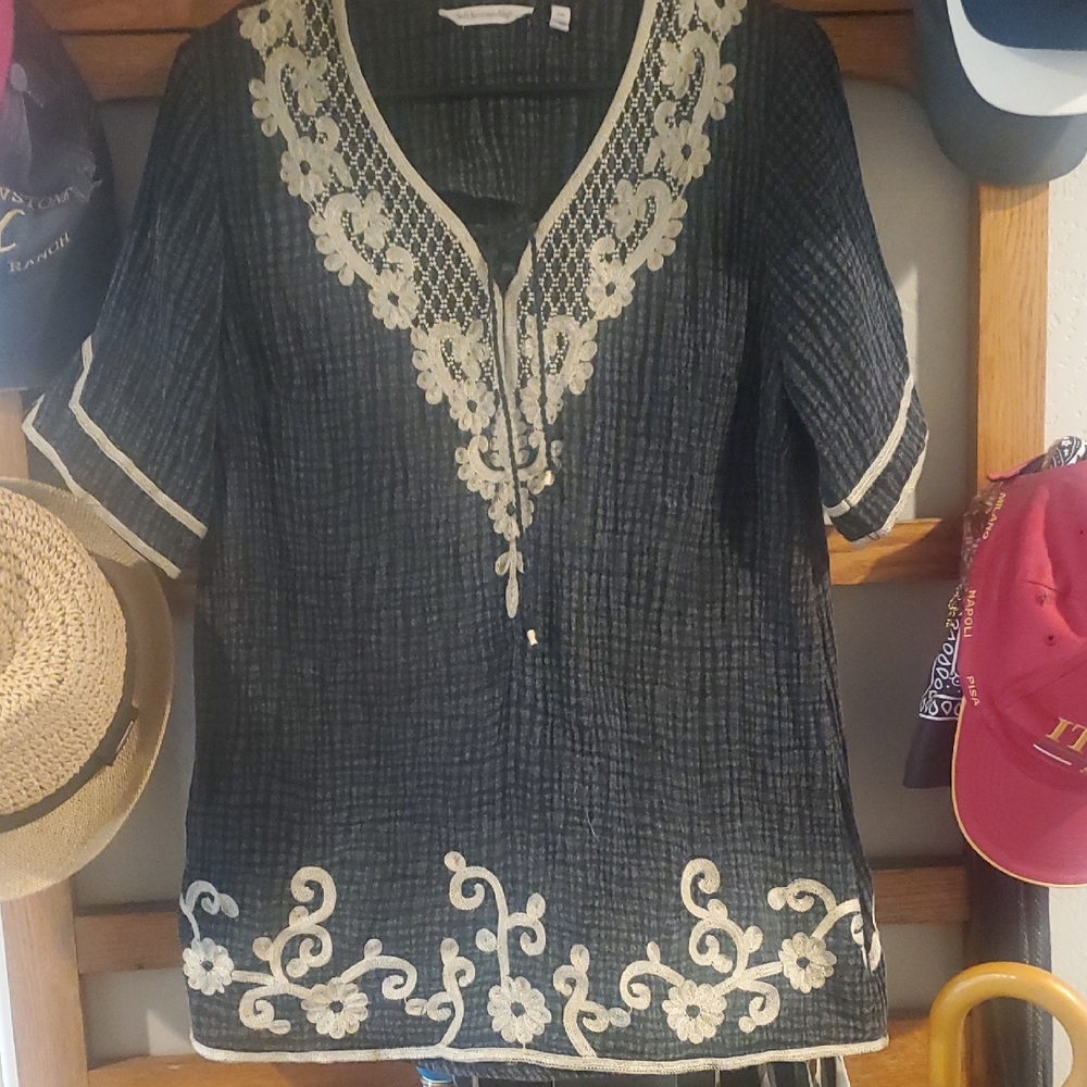 Soft Surroundings Black and Cream Tunic